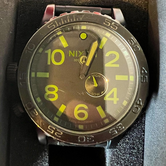 Nixon 51-30 Men’s Watch - Picture 2 of 2